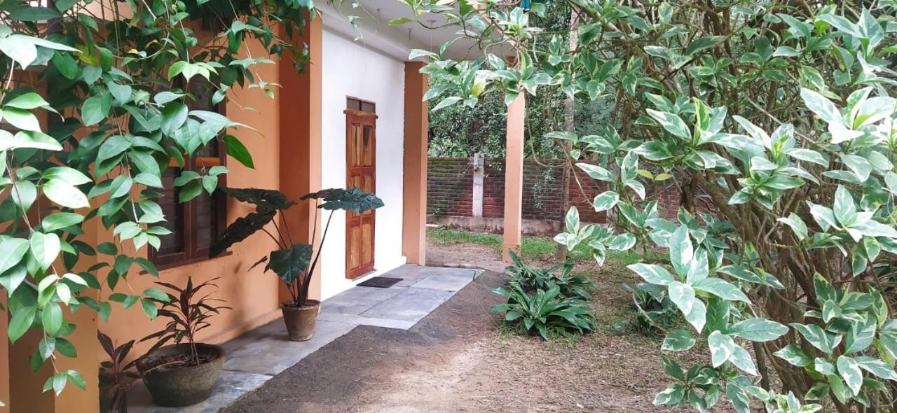 פונדיצ'רי Isai Ambalam Guest House מראה חיצוני תמונה